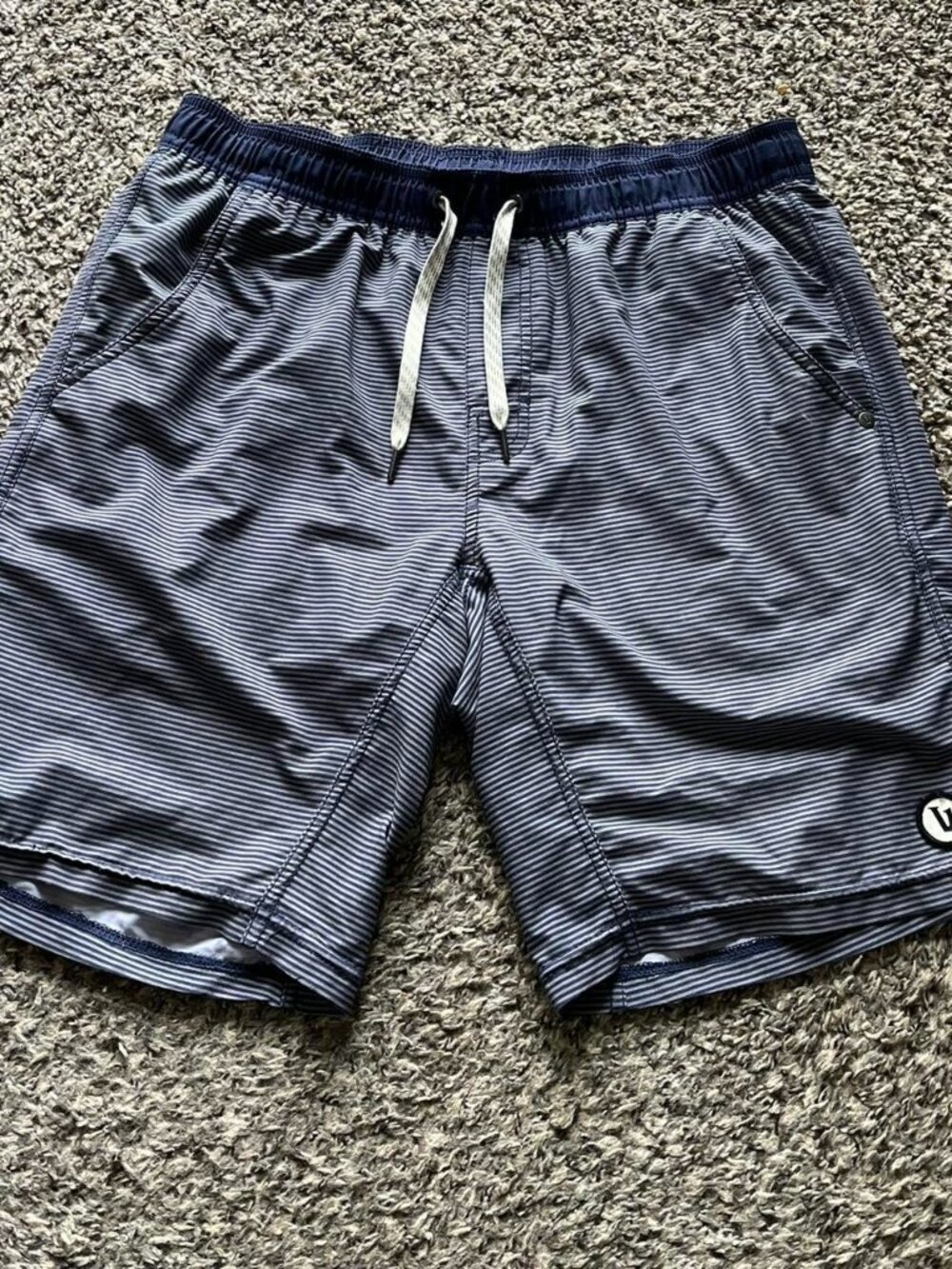 Vuori Men's Navy Blue Striped Medium Shorts Gym Athleisure Comfortable Versatile